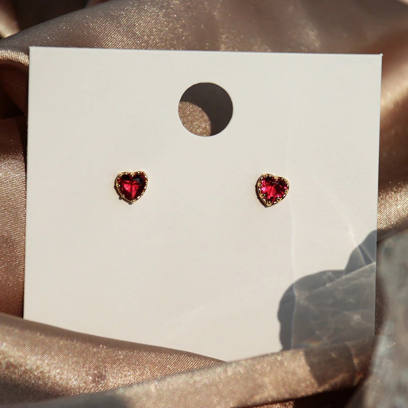 Niedliche kleine rote Zirkon Love Heart Ohrstecker