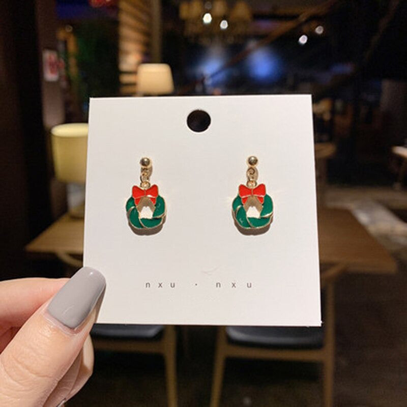 Süße und kleine Weihnachtsohrring-Kollektion