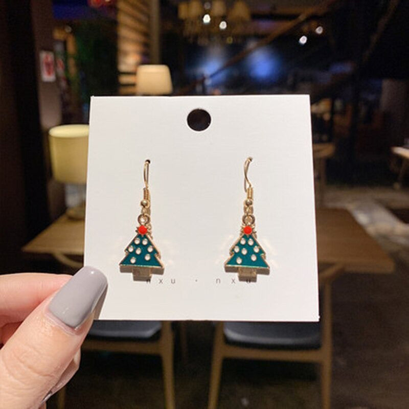 Süße und kleine Weihnachtsohrring-Kollektion