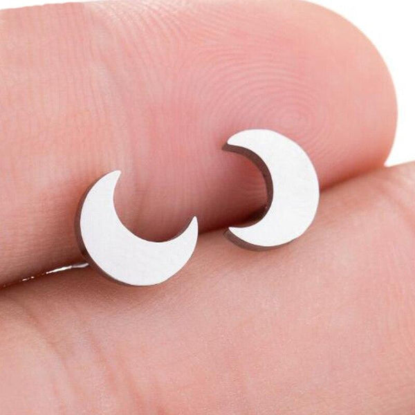 Niedliche und schlichte kleine Ohrstecker