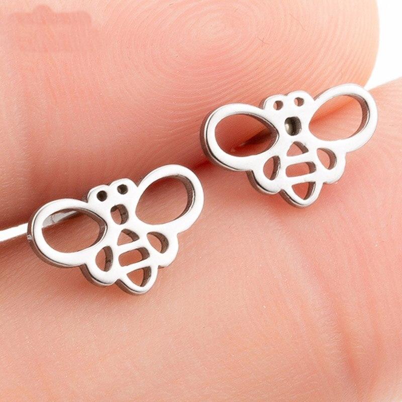 Niedliche und schlichte kleine Ohrstecker