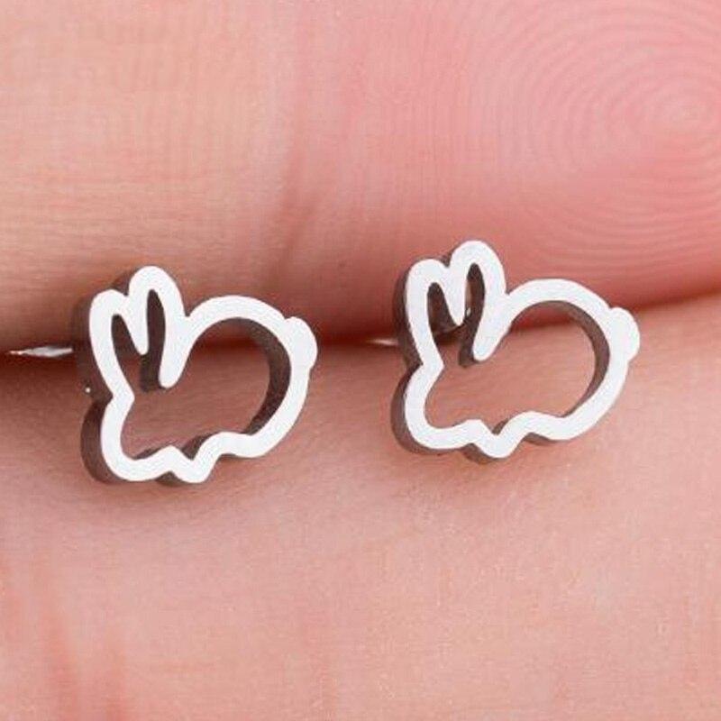 Niedliche und schlichte kleine Ohrstecker