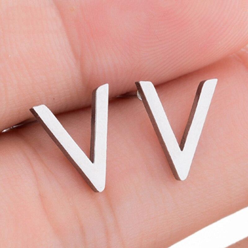 Niedliche und schlichte kleine Ohrstecker