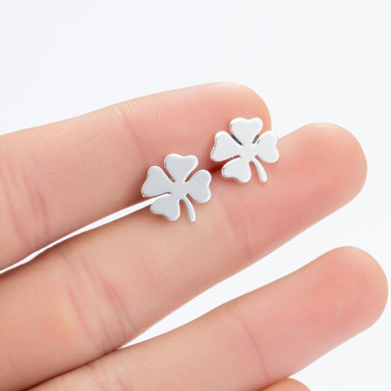Niedliche kleine Ohrstecker mit Lotusblüte aus Edelstahl