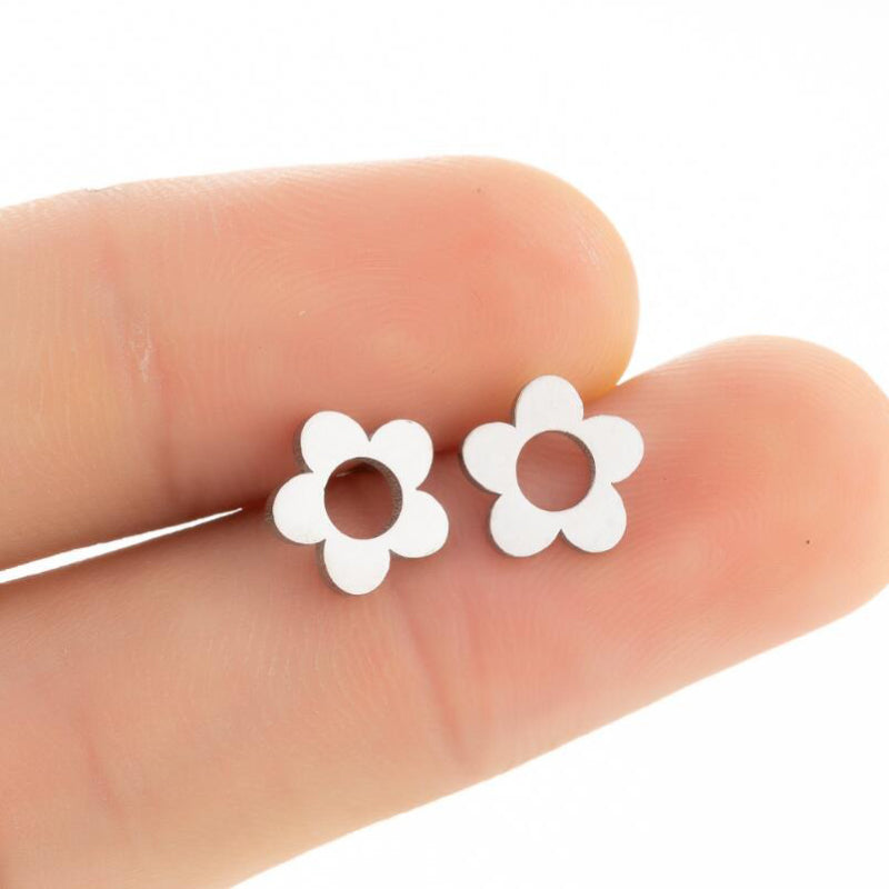 Niedliche kleine Ohrstecker mit Lotusblüte aus Edelstahl