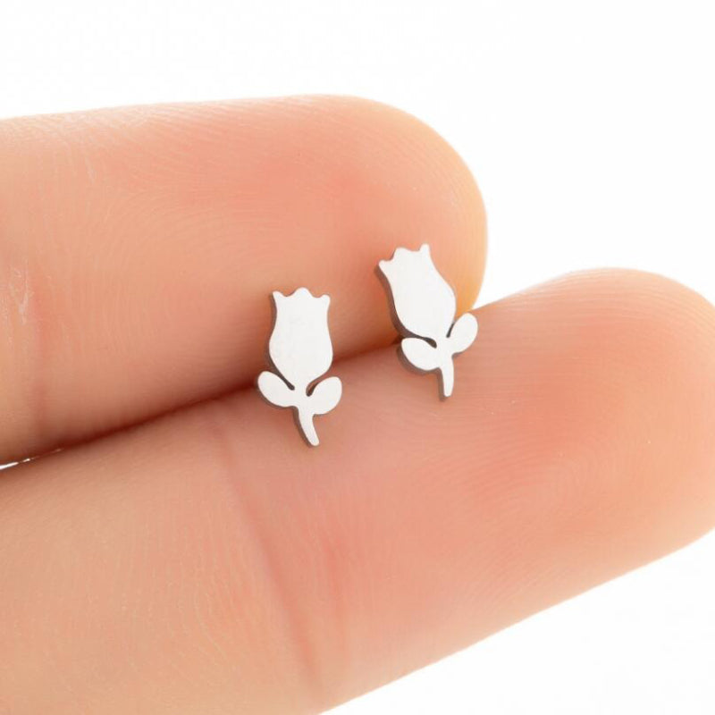 Niedliche kleine Ohrstecker mit Lotusblüte aus Edelstahl