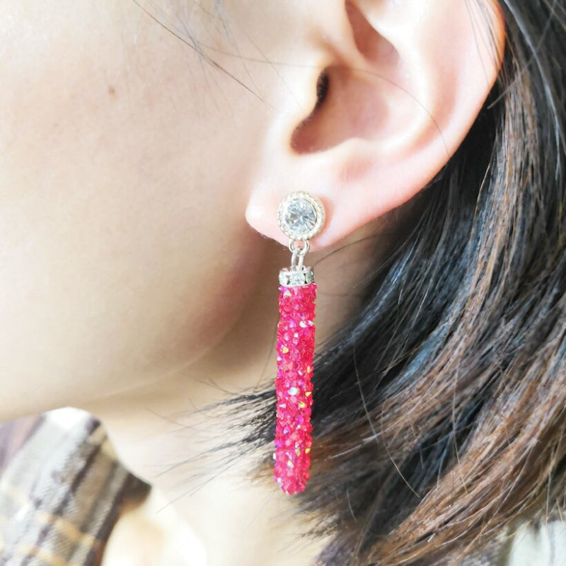 Zylinderförmige Tropfenohrringe mit Strassbesatz