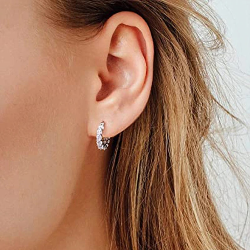 Zierliche Zirkonia Modeschmuck Creolen