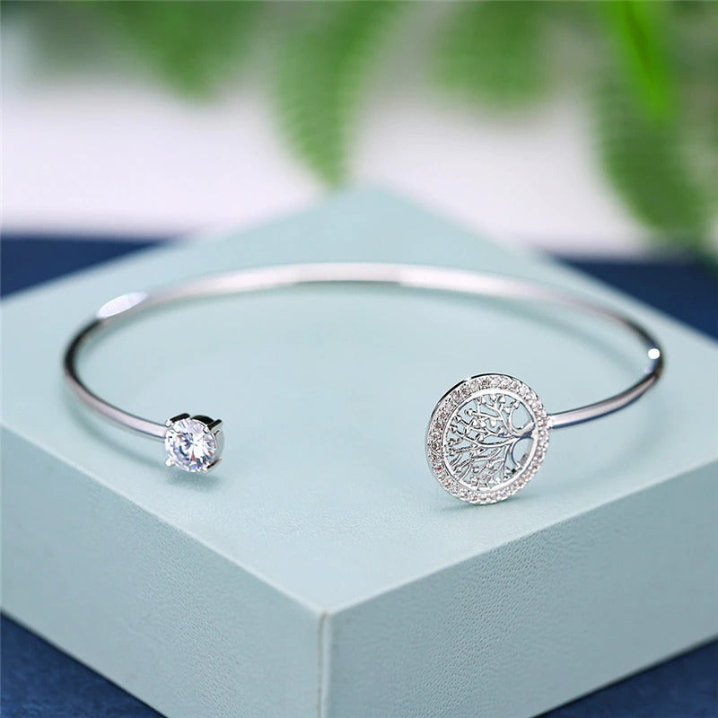 Zierliche, mit Zirkonen besetzte, verstellbare Lebensbaum-Armbänder