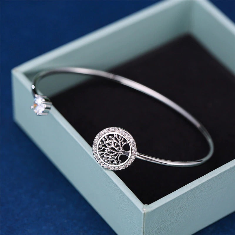 Zierliche, mit Zirkonen besetzte, verstellbare Lebensbaum-Armbänder