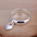 Ring mit baumelndem Herzschloss-Charm