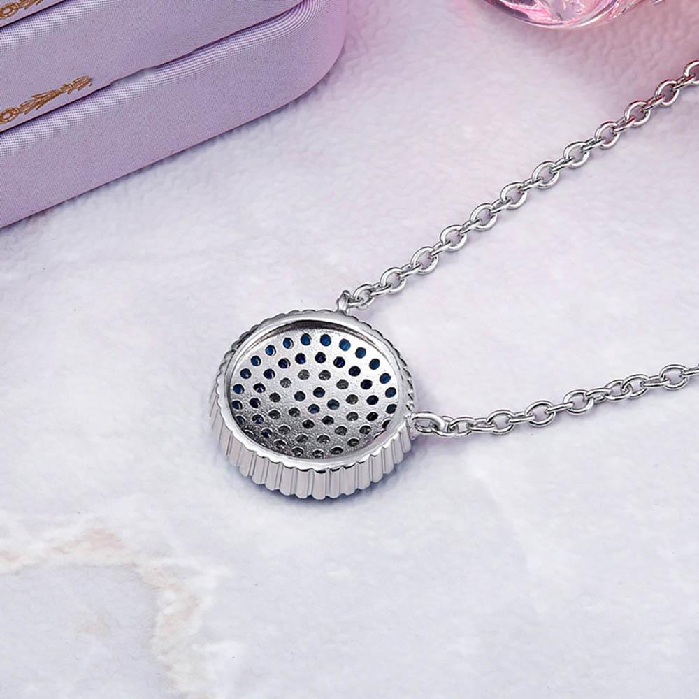 Schillernde blaue Halskette mit rundem Auge-Strass-Anhänger