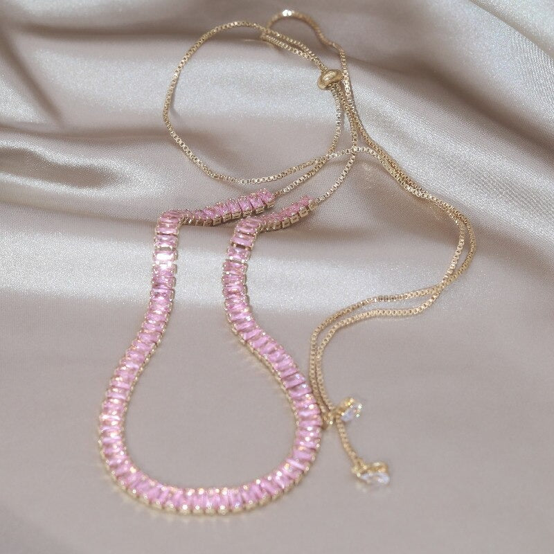 Schillernde Chokerhalsketten mit Iced Out-Zirkonverzierung