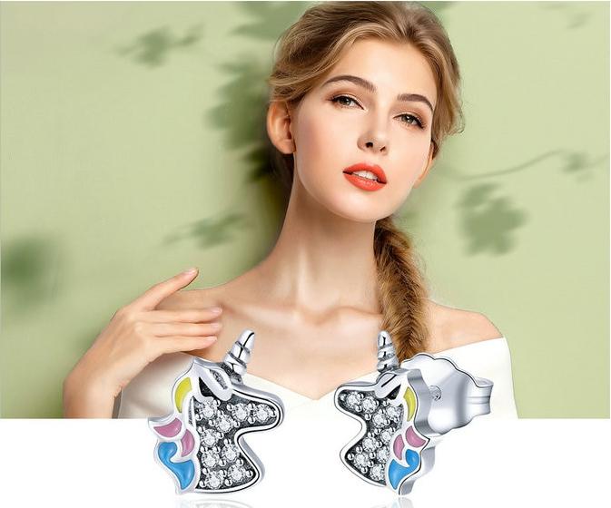 Schillernde Einhorn-Ohrringe aus Sterlingsilber