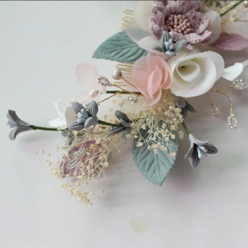 Zartes pastellfarbenes Blumen-Kopfstück