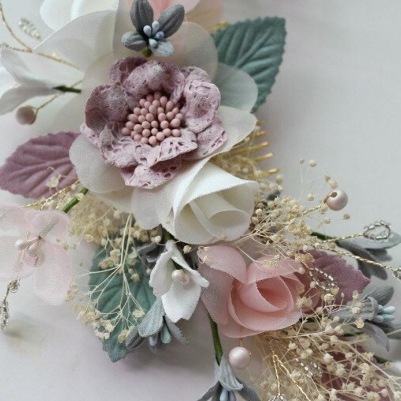 Zartes pastellfarbenes Blumen-Kopfstück