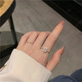 Zarter quadratischer Zirkonring
