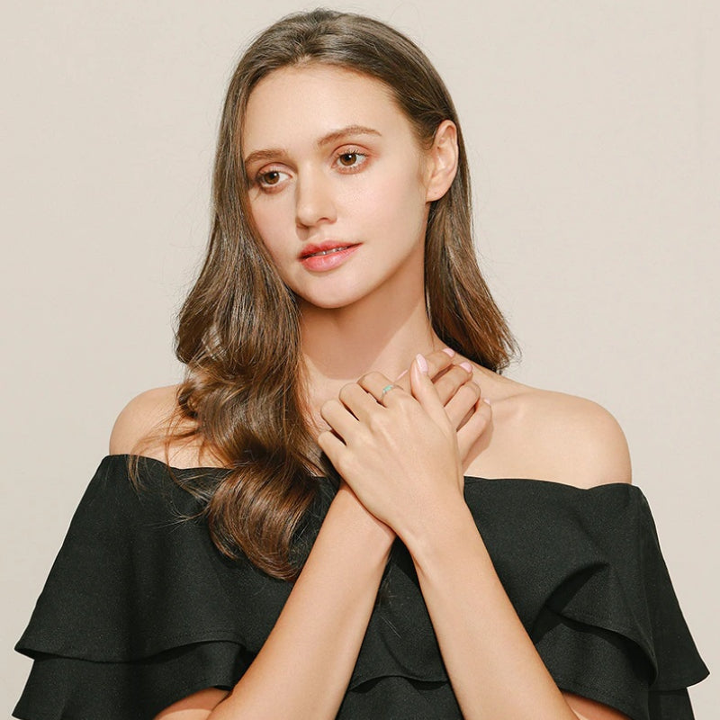 Zarte minimalistische Ringe aus Sterlingsilber mit Natursteinen