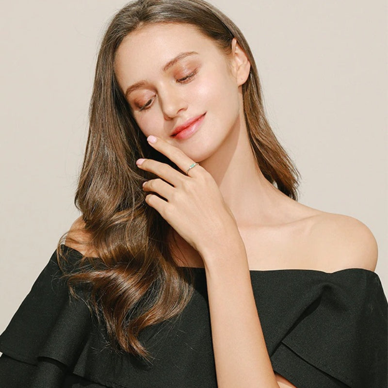 Zarte minimalistische Ringe aus Sterlingsilber mit Natursteinen