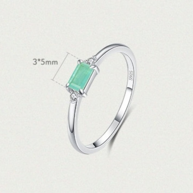 Zarte minimalistische Ringe aus Sterlingsilber mit Natursteinen