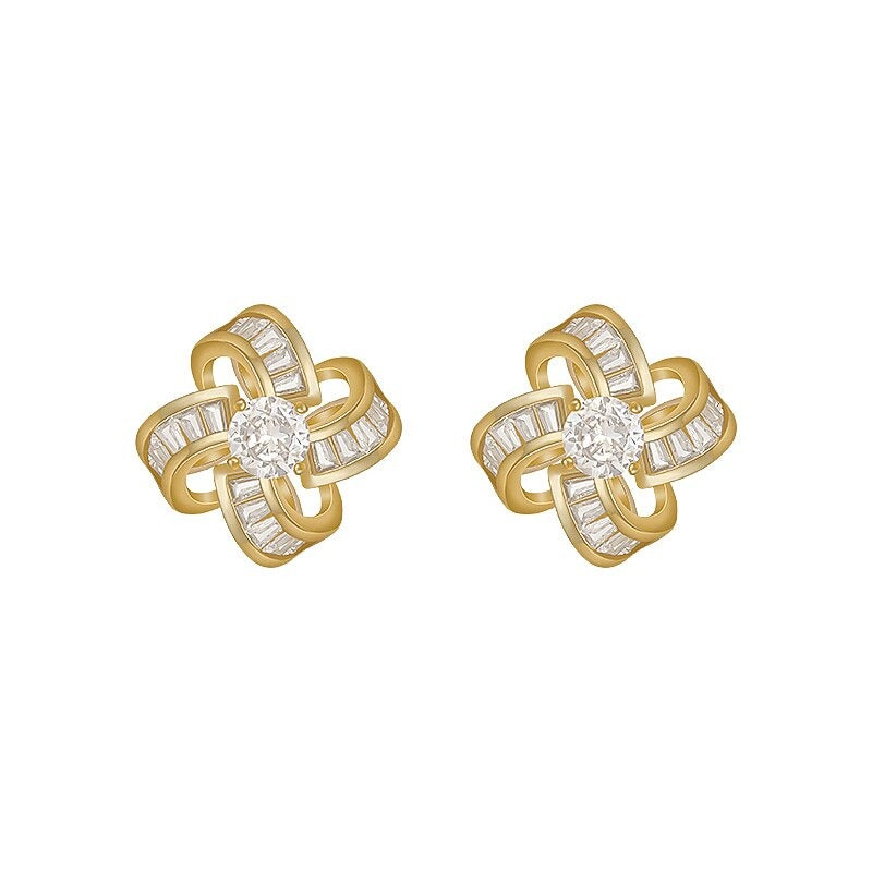 Zarte Ohrstecker in Windmühlenform mit Zirkonia