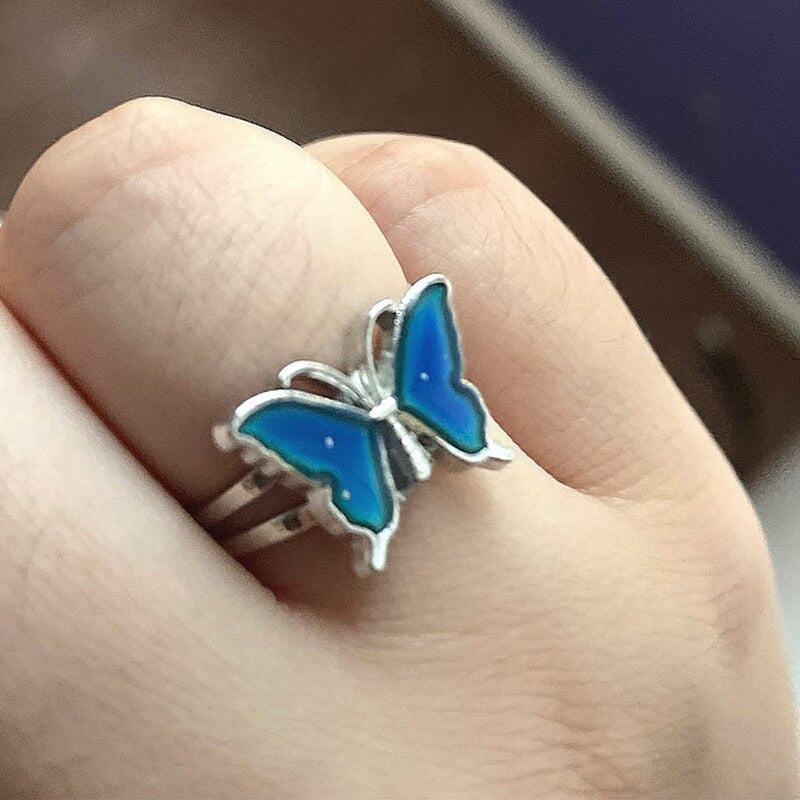Zarte und glitzernde verstellbare Ringe mit Schmetterlings-Farbwechsel