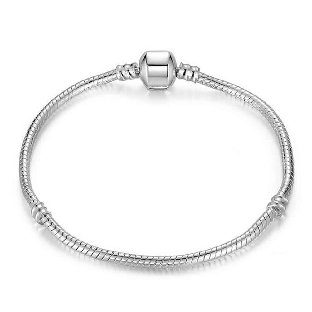 Entzückendes Perlenarmband mit Weihnachtsanhänger