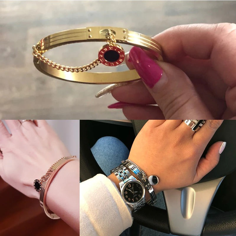 Deluxe-Armreif mit römischen Ziffern und runder Anhängerkette