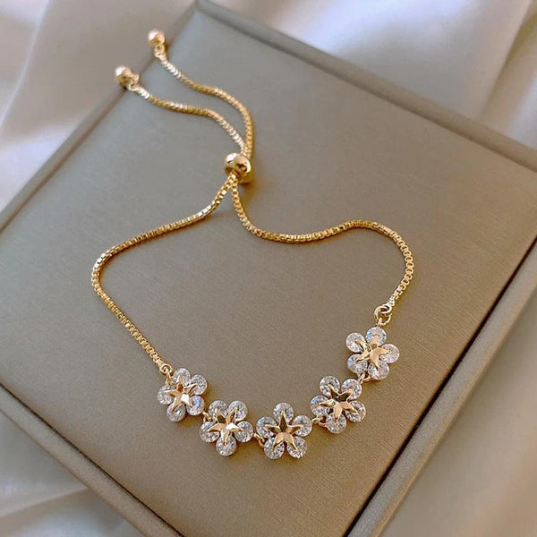 Verstellbares Deluxe-Armband mit Zirkonia-Blume