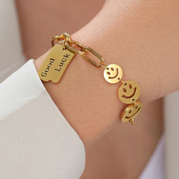 Goldenes Charm-Armband für Damen – verstellbar, trendig, personalisiert