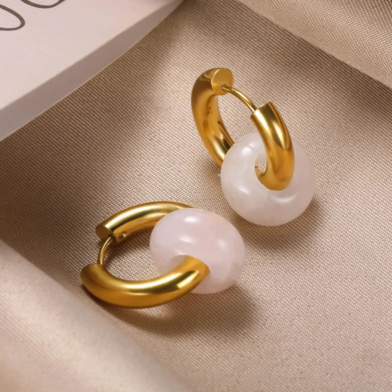 Dalmatiner Jaspis Gold Creolen | Boho Chic Statement Schmuck