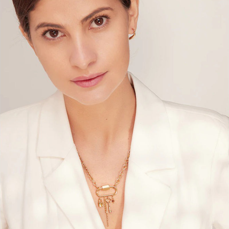 Edgy Halskette mit Schlüssel-, Quasten- und Schlossanhänger aus Strass