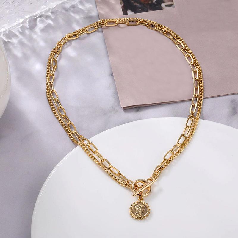 Ausgefallene, dicke Kette mit Anhängerketten in verschiedenen Stilen