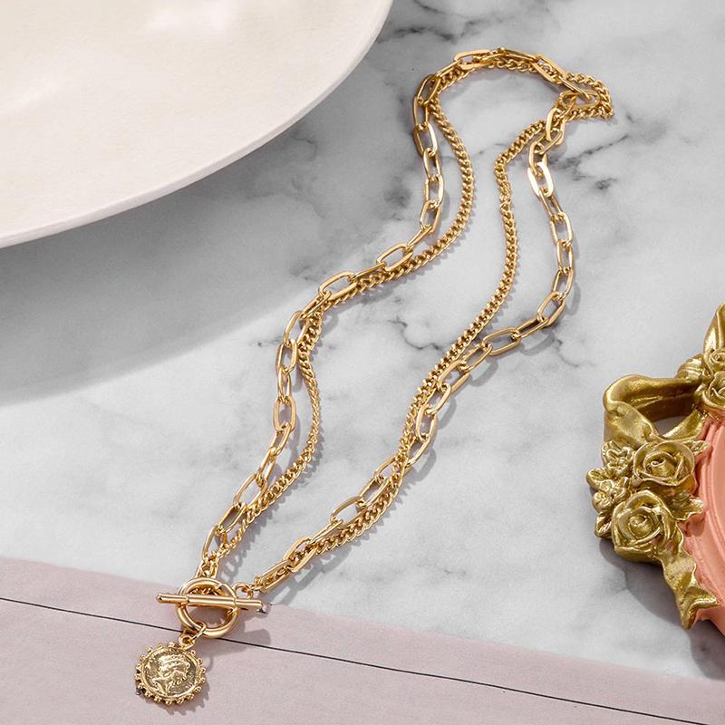 Ausgefallene, dicke Kette mit Anhängerketten in verschiedenen Stilen