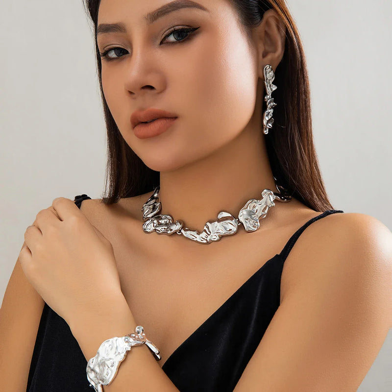 Klobige Goldkette - Strukturiertes Goldhalsband, elegantes und einzigartiges Design