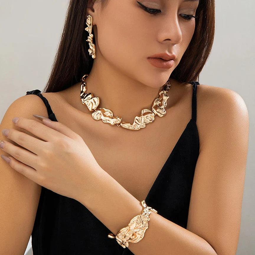 Klobige Goldkette - Strukturiertes Goldhalsband, elegantes und einzigartiges Design