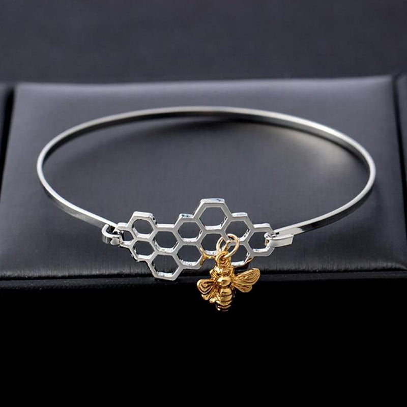 Eleganter Armreif mit Bienenstock-Gliederkette