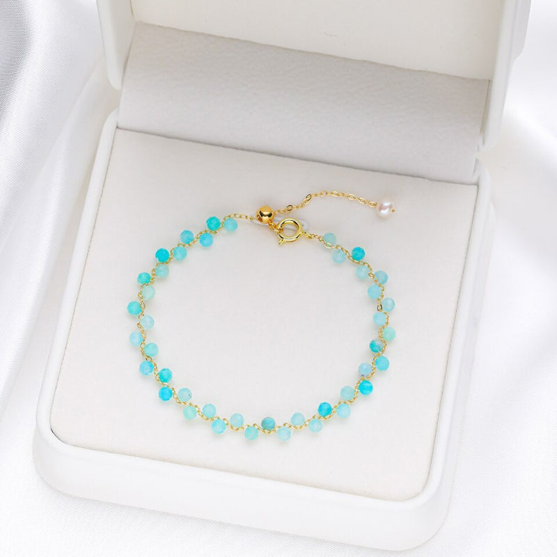 Elegante Armbänder aus bunten Natursteinperlen