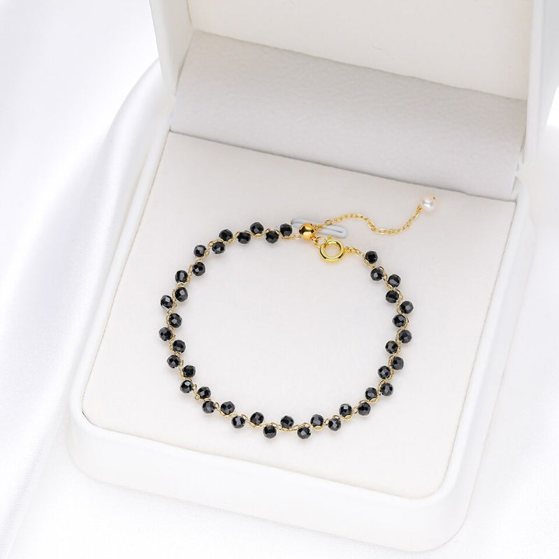 Elegante Armbänder aus bunten Natursteinperlen