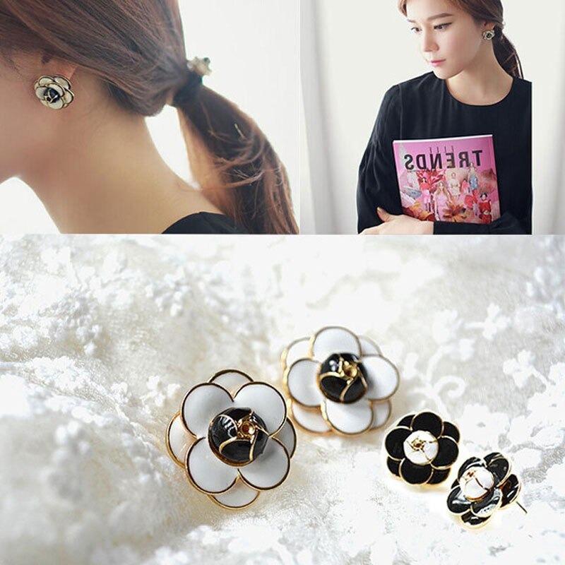 Elegante Kamelienblüten-Ohrringe