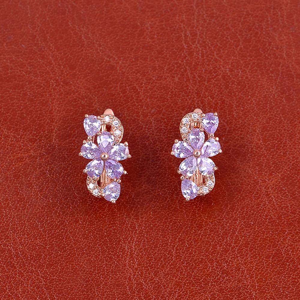 Elegante Ohrstecker mit Kristallblumen-Zirkon