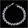 Elegantes Armband mit funkelnden Blättern und Zirkonia