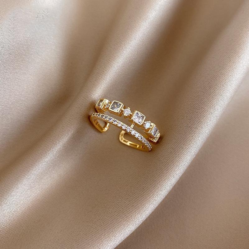 Elegante, modische, doppellagige, mit Zirkonen verzierte Ringe