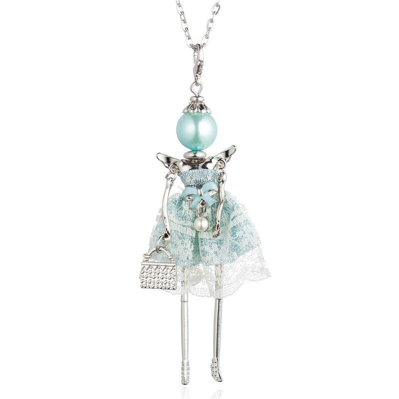 Eleganter Pelzmantel Fashionista Puppe lange Perlenkette - Sonderkollektion