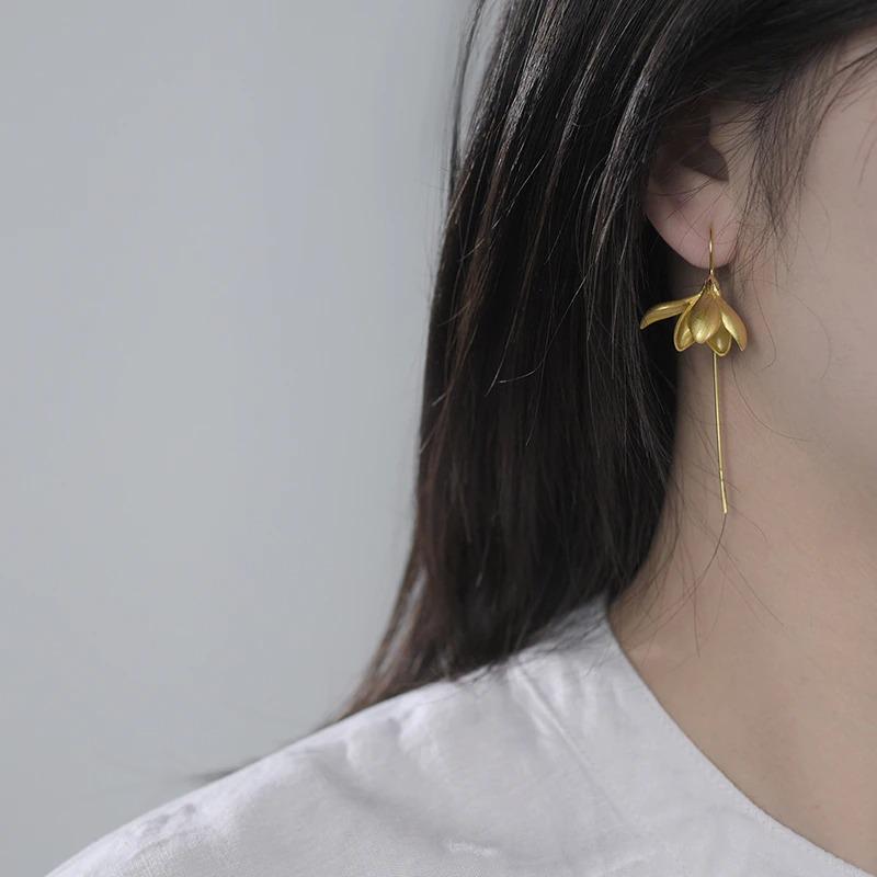 Elegante Magnolienblüten-Ohrhänger