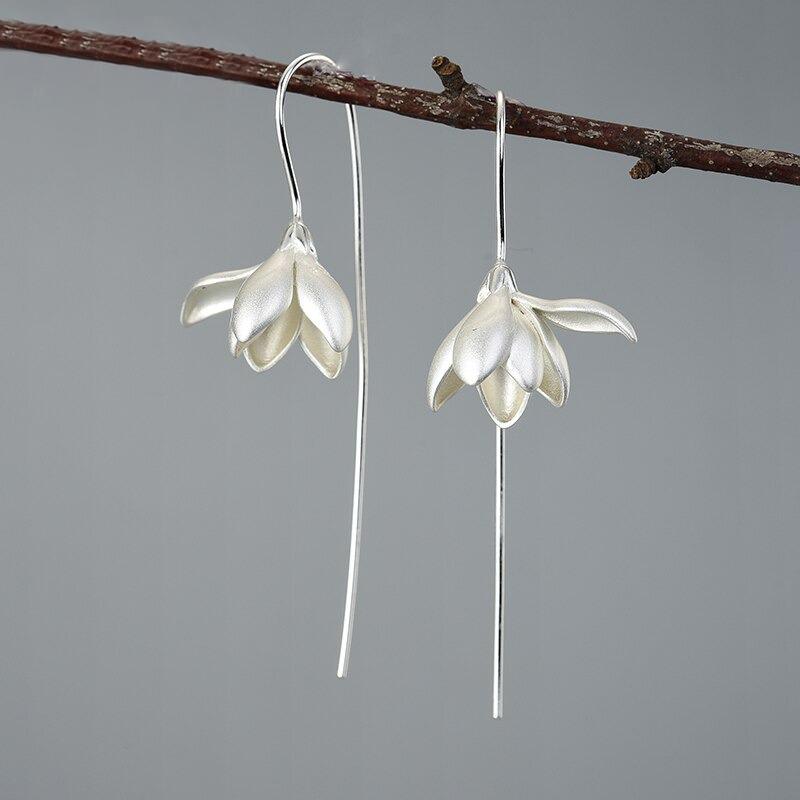 Elegante Magnolienblüten-Ohrhänger