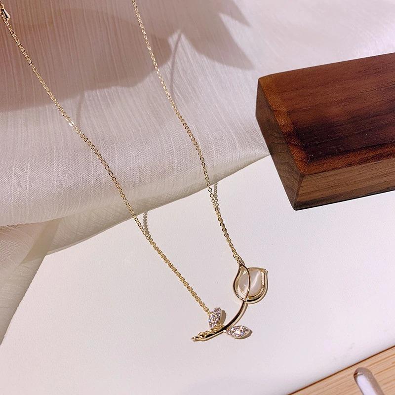 Elegantes Opalrosen-Accessoire