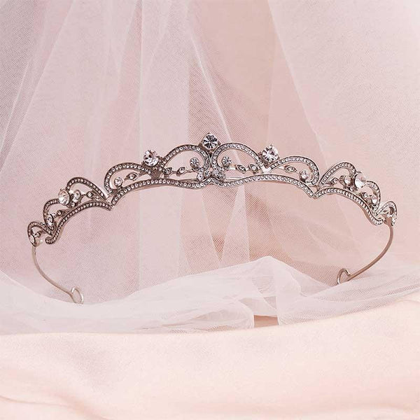 Elegante, mit Strasssteinen besetzte Tiara