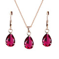 Elegantes Set aus Halskette und Ohrringen mit Strasssteinen