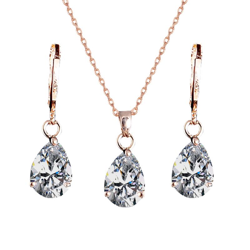 Elegantes Set aus Halskette und Ohrringen mit Strasssteinen